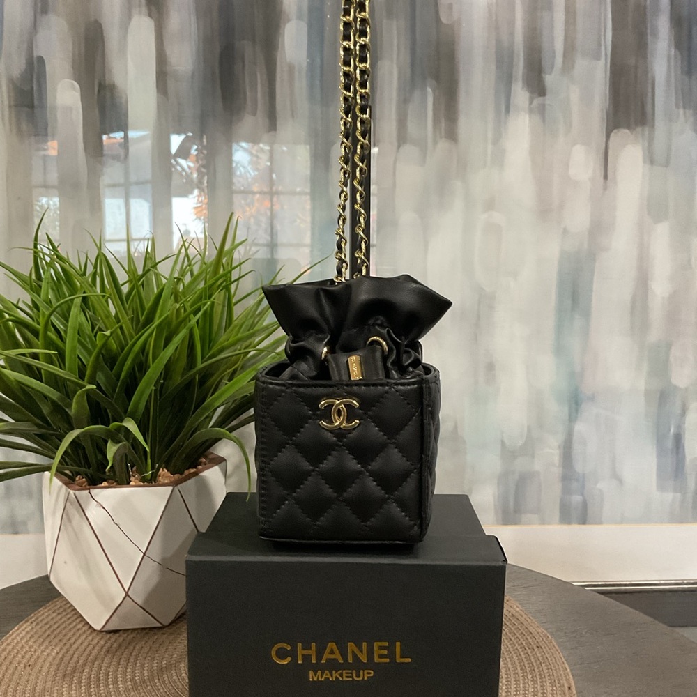 Black Quilted Square Cinch Bag with Chain Strap